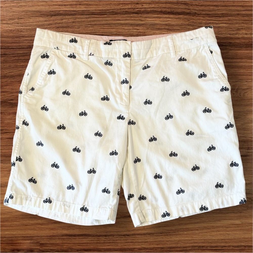 British Khaki White/ Navy Bermuda Shorts - Ladies Size 12 EUC (Bicycle‎ Motif)
